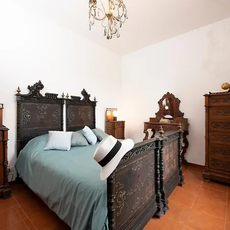 Lilla's House - Square & Close The Apartment *