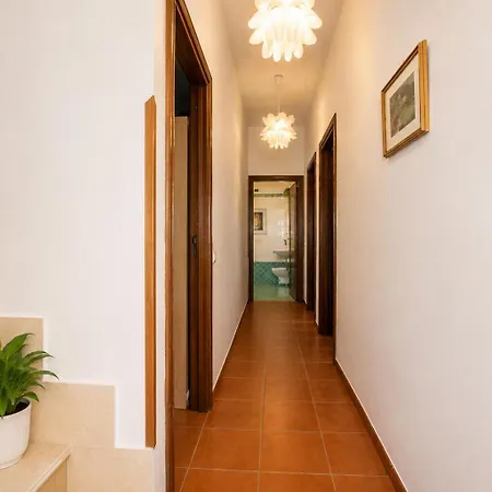 Daire Lilla's House - Square & Close The Amalfi